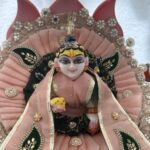 Heavy poshak for Laddu Gopal